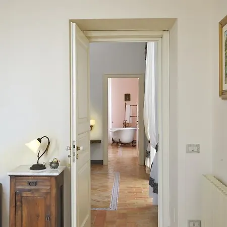 アパート Residenza Matarazzo E Le Sue Soffitte カステッラバーテ