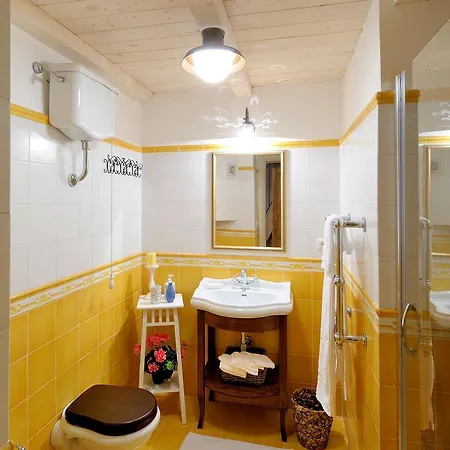 Residenza Matarazzo E Le Sue Soffitte 카스텔라바테