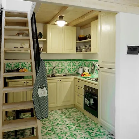Residenza Matarazzo E Le Sue Soffitte アパート *