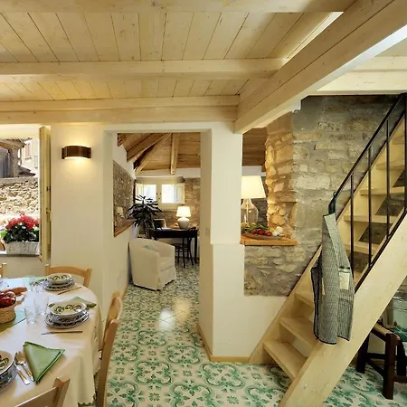 Residenza Matarazzo E Le Sue Soffitte * Castellabate